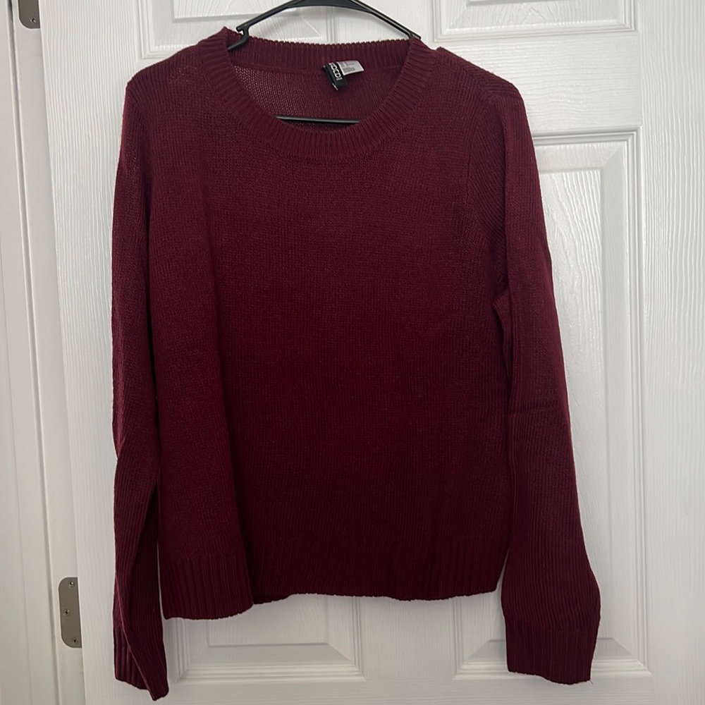 H&M DIVIDED CREWNECK SWEATER SIZE M
